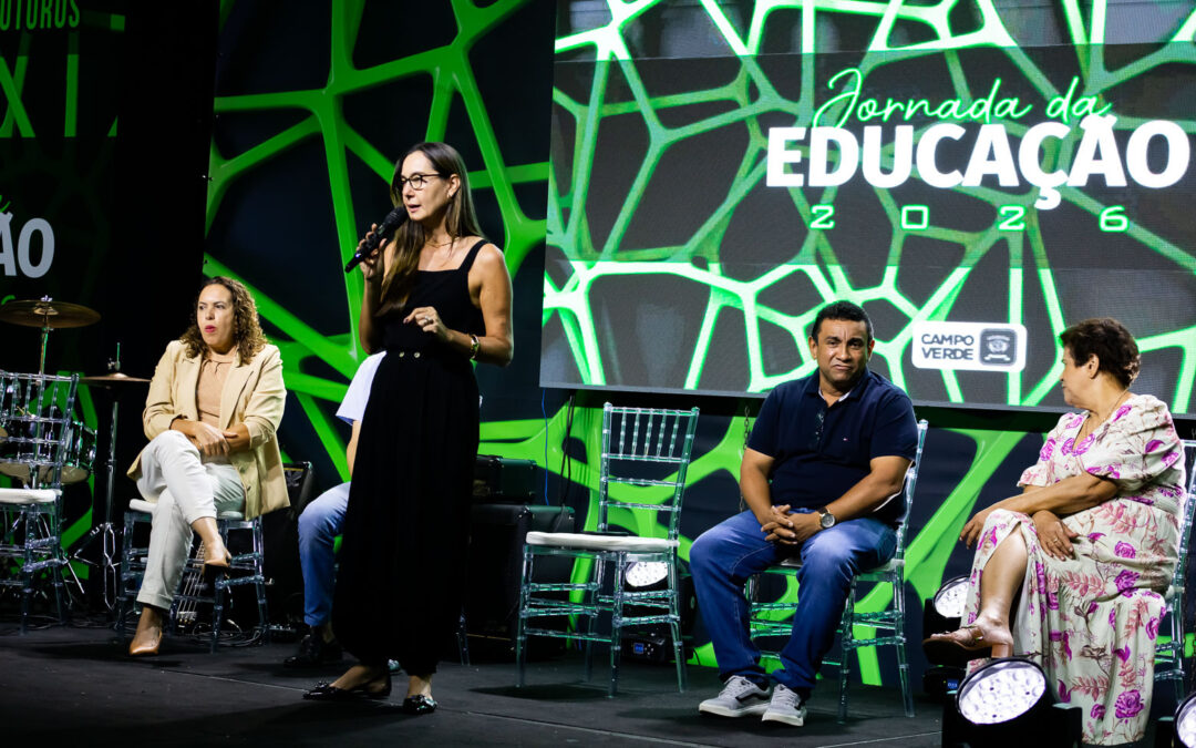 foto: Em primeiro plano, Simoni Borges, presidente da Undime-MT